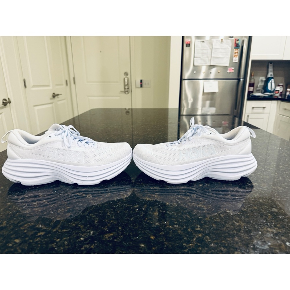 LIKE NEW!! HOKA Bondi 8 White/White 8.5W FREE SHIP